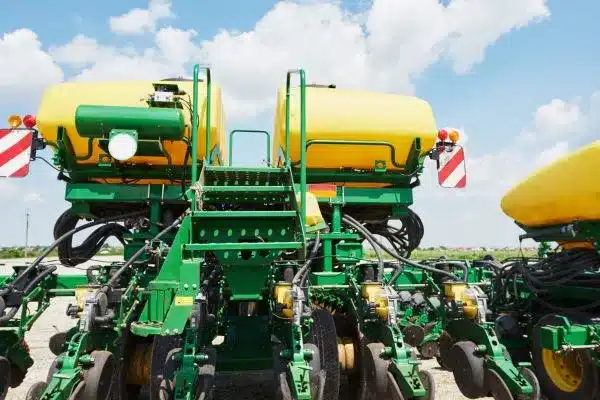 Máquinas agrícolas inteligentes: o impacto da tecnologia no mercado e na produção rural