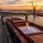 Exportação de açúcar tem 2,4 milhões de toneladas na fila dos portos